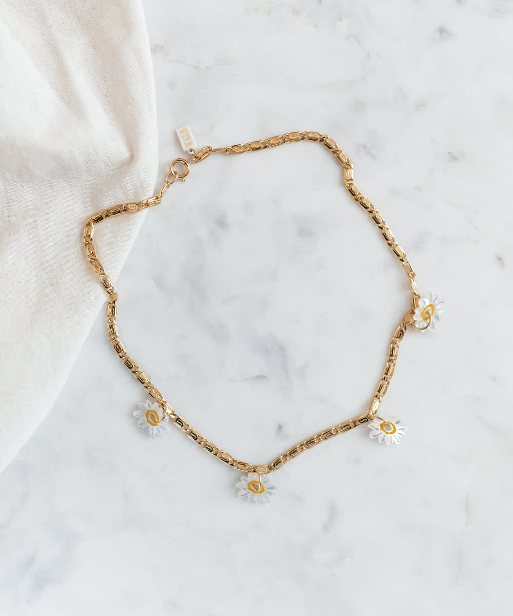 Daisy How High Necklace
