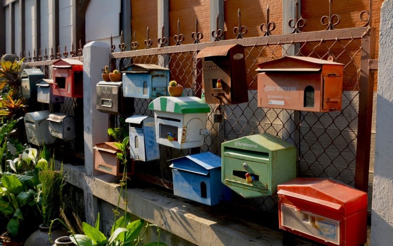 Briefkästen warten auf Post